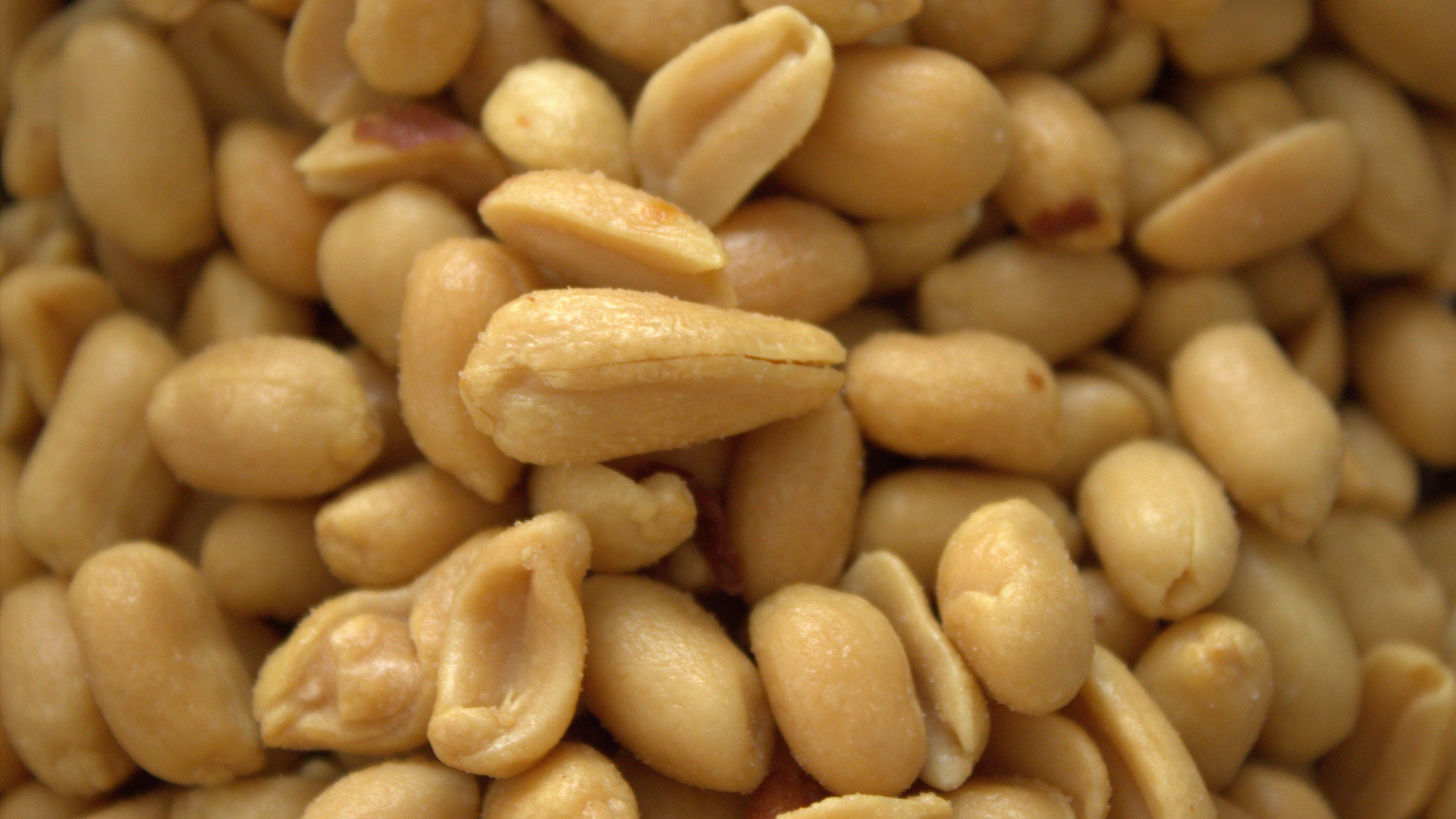 Discover the Amazing Health Benefits of Peanuts